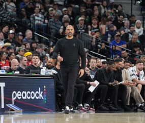 半岛体育官网入口-解说：火箭外线没有三分威胁牵制 空间问题又一次导致失利